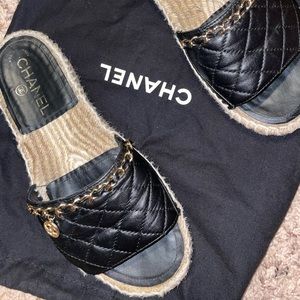 Chanel Quilted Black Leather Espadrilles CC Gold Chain Slides Sandals Size 37